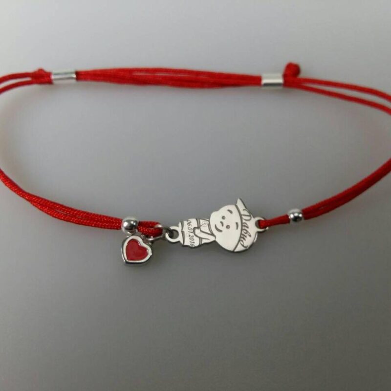 Серебряный-браслет-на-шелковой-ниточке-мама-браслет-с-фигурками-деток-гравировка-Браслет-красная-нить-3